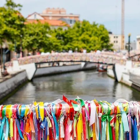 Iconic White Loft - Avenida Apartment *