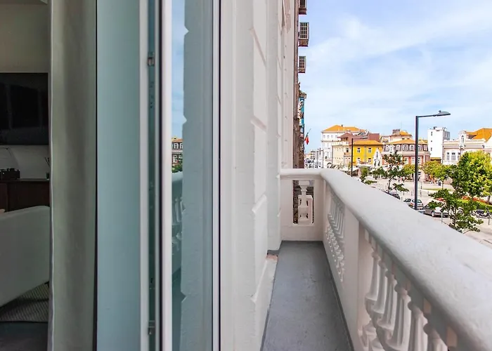 Iconic White Loft - Avenida 아파트 아베이루