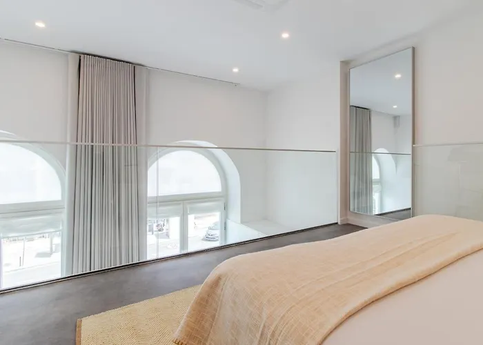 Iconic White Loft - Avenida 아파트