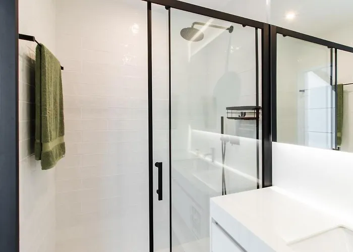 Iconic White Loft - Avenida 아파트